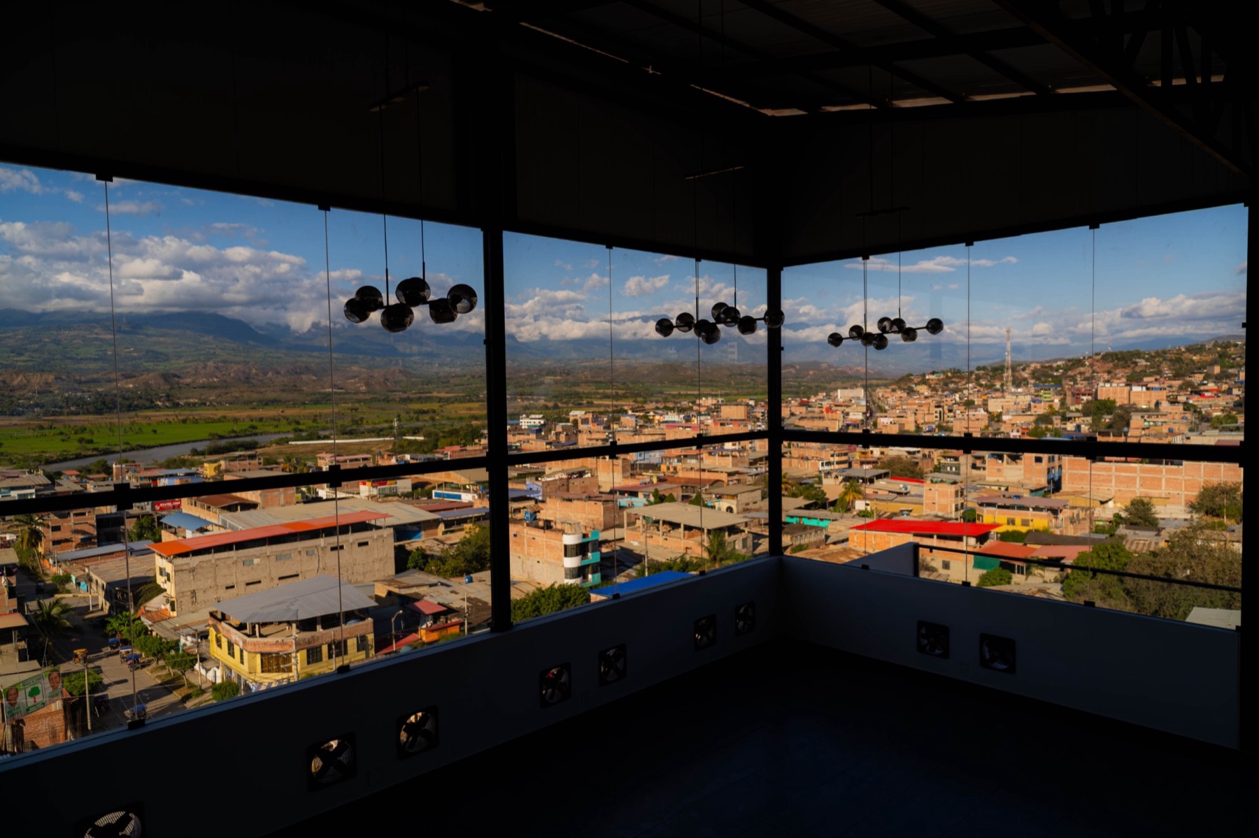 Vista de Bagua Grande y el valle desde el sal&oacute;n