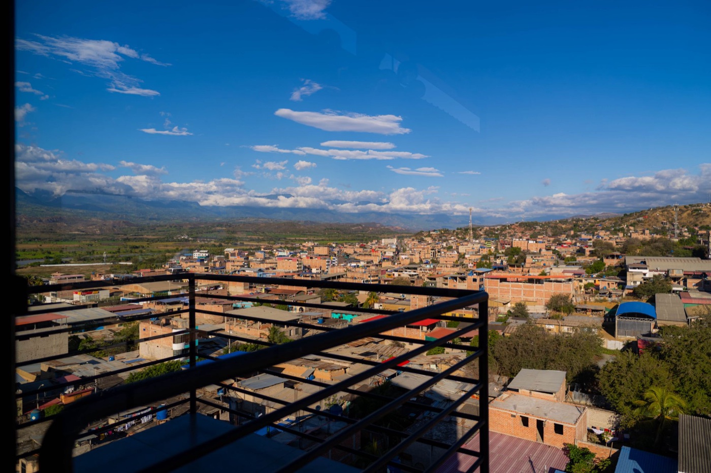 Vista de Bagua Grande y el valle desde el balc&oacute;n